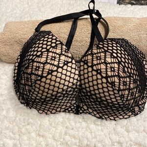 Victoria’s Secret Lacey push-up sexy bra 32DDD
